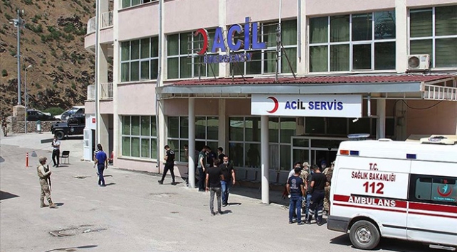 مقتل عنصرين من “الشرطة التركية الخاصة” بانقلاب مدرعة في ولاية هكاري