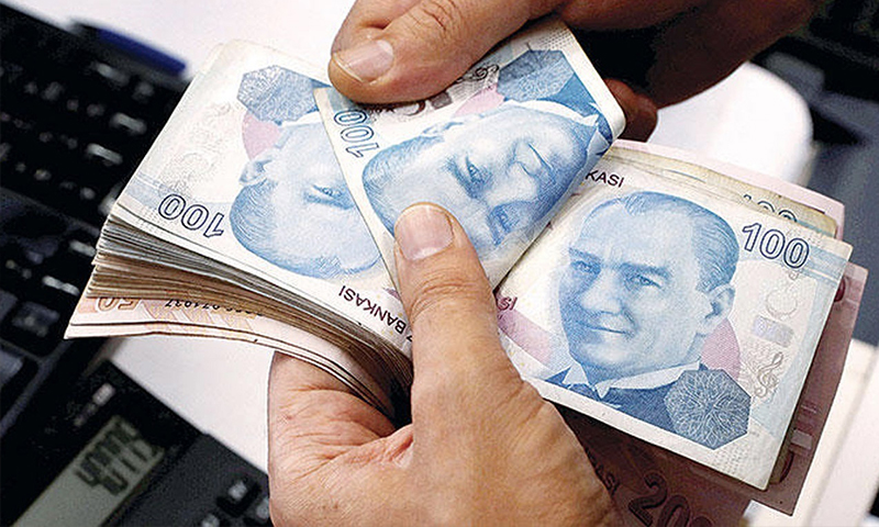 انخفاض جديد بقيمة الليرة التركية أمام الدولار