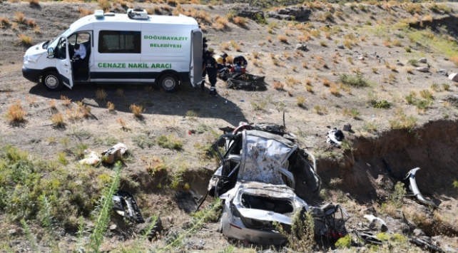 مصرع 3 أتراك جراء حادث سيارة جنوب شرق تركيا