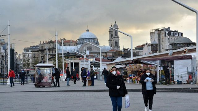 مصادر إعلامية ترجح عودة قيود كورونا في 4 أقضية بولاية إسطنبول