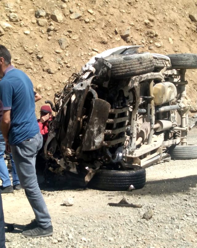 مقتل 6 أتراك بحادث سير مروع بولاية هكاري (صور)