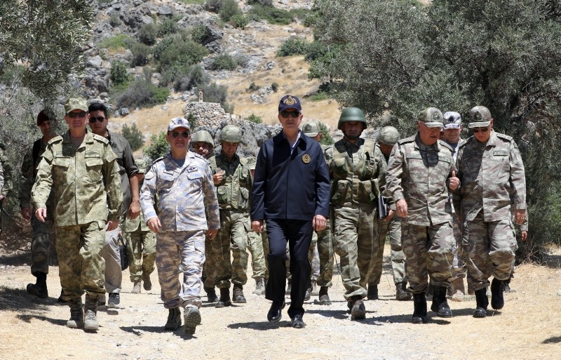 تركيا.. “أكار” وقادة الجيش في زيارة مفاجئة إلى قبرص