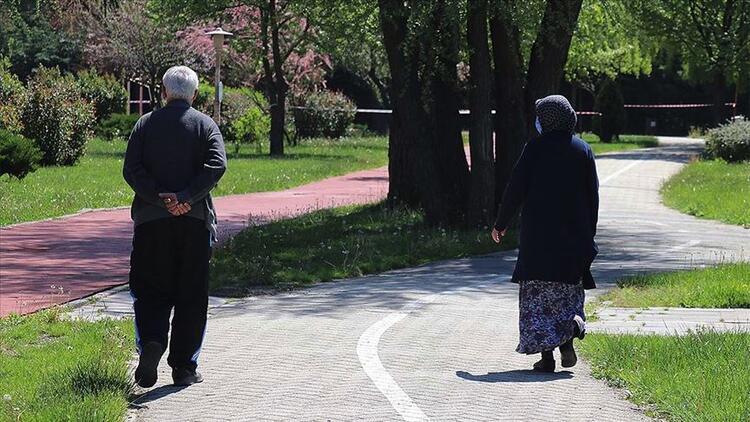 ولاية تركية تفرض حظر تجول جزئياً على كبار السن والقاصرين
