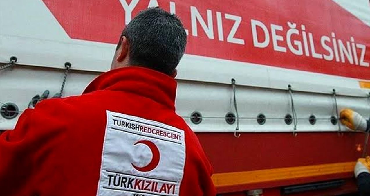 “الهلال الأحمر” التركي ينفي “شائعات” جديدة حول اللاجئين السوريين