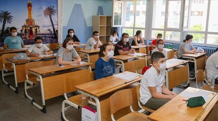 التربية التركية تتخذ قراراً بشأن امتحانات العام الجاري