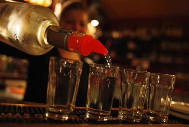 ارتفاع حصيلة ضحايا “الكحول المزيف” بولاية إزمير إلى 11 قتيلاً