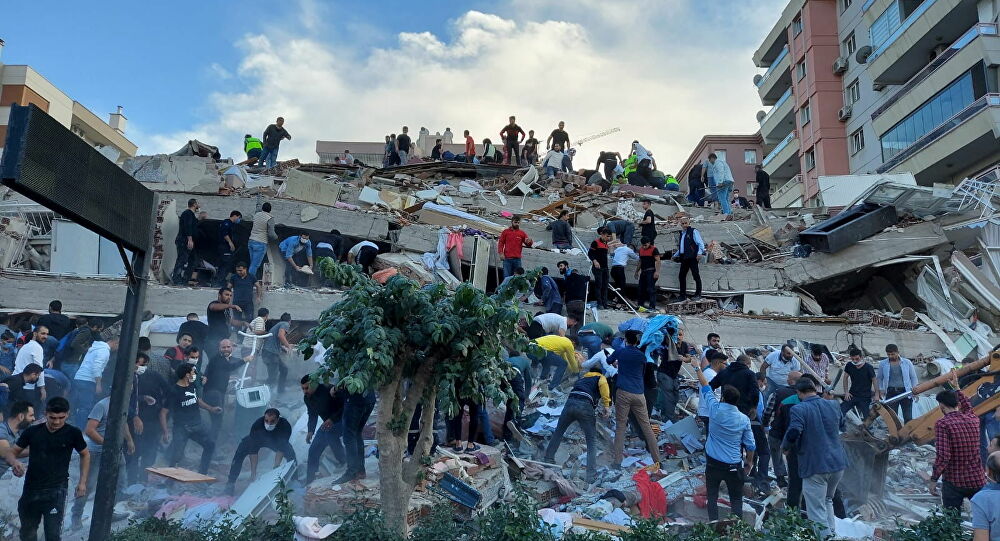 “آفاد” تنشر تقريراً تقييمياً حول زلزال إزمير وارتفاع عدد الضحايا إلى 91