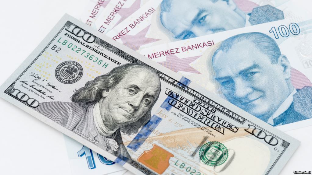 الليرة التركية تسجل تحسناً أمام الدولار الأمريكي
