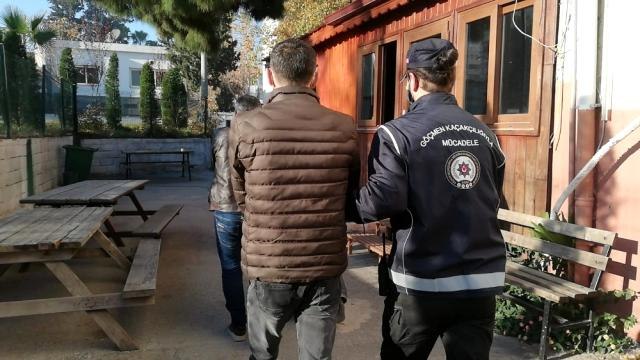 السلطات التركية تعتزم ترحيل سوريين اثنين إلى بلادهم