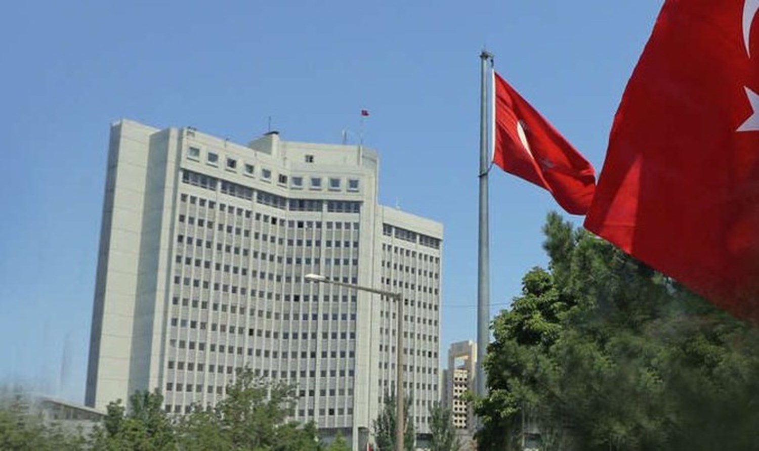 الدفاع التركية تعلن تحييد 4 عناصر من “ب ي د” حاولوا التسلل إلى “نبع السلام”
