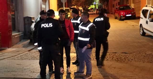 أثناء حملة تفتيش حول إجراءات كورونا.. الشرطة التركية تعتقل سوريين في بورصة