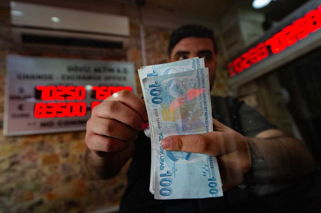 تحسن طفيف في سعر صرف الليرة التركية مقابل الدولار وبقية العملات