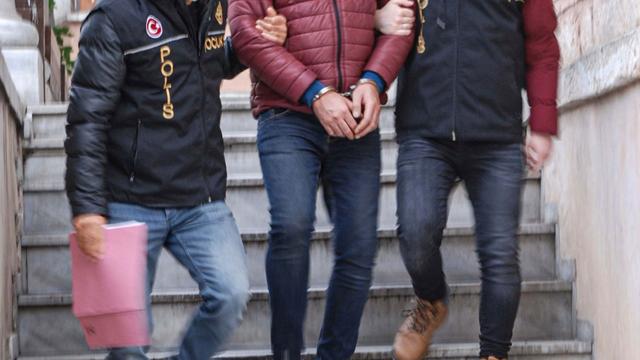 شرطة إسطنبول تلقي القبض على رجل وامرأة ألقيا رضيعاً في حديقة.. تعرّف على جنسيتهما