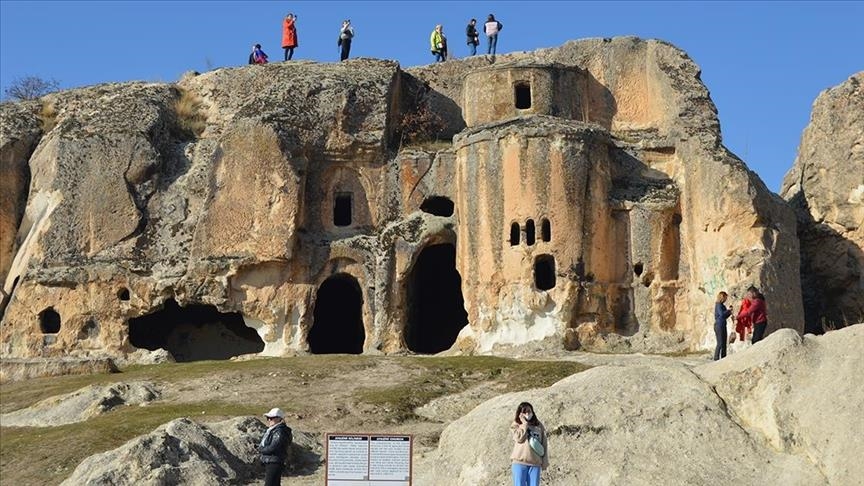 “وادي فريغ”.. مخزون تاريخي يجذب السياح غربي تركيا