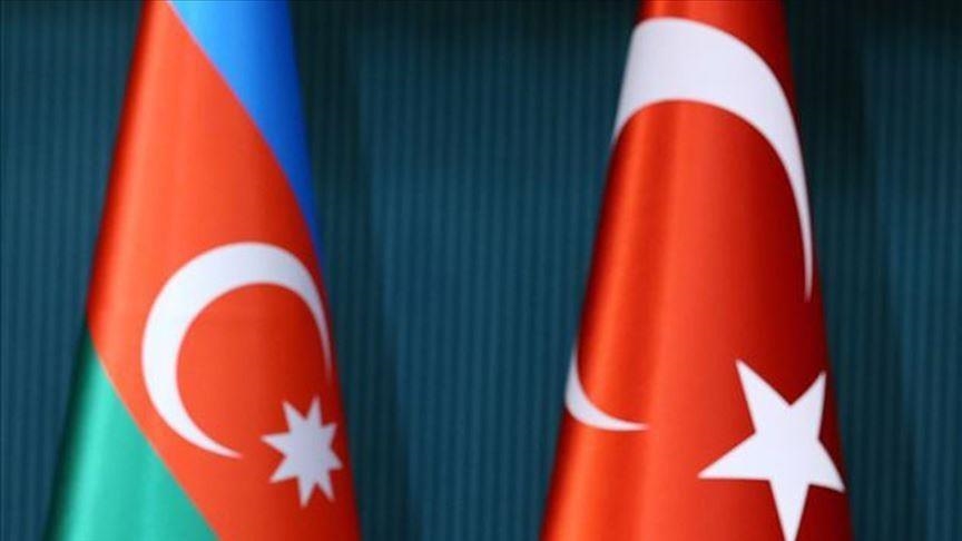 وزيرا خارجية تركيا وأذربيجان يبحثان قضايا إقليمية و”هجوم السفينة”