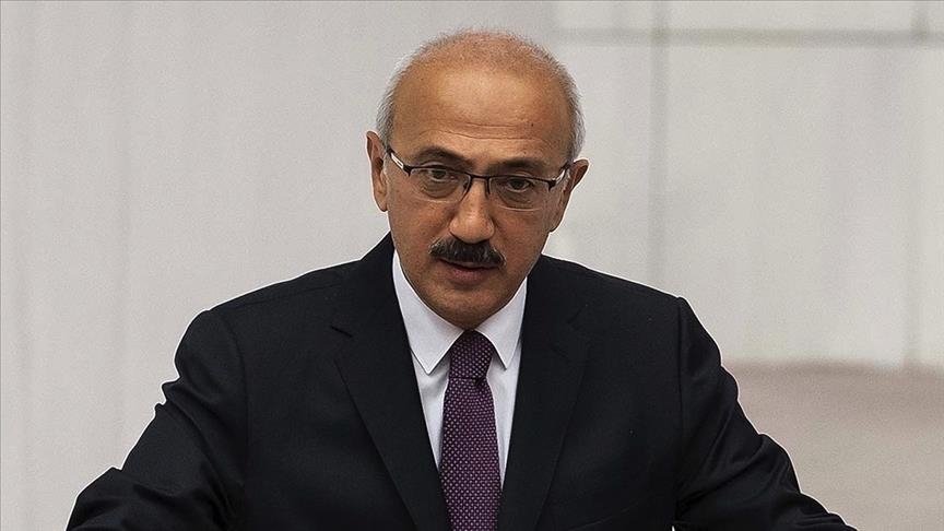 وزير المالية التركي يؤكد ضرورة التعاون الدولي لمكافحة كورونا