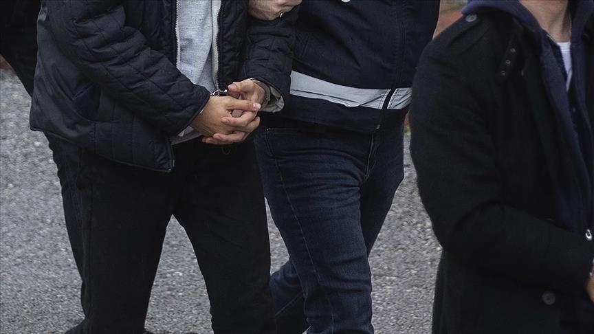 إسطنبول.. حبس 4 أشخاص على صلة بتنظيم الدولة وترحيل 6 أجانب