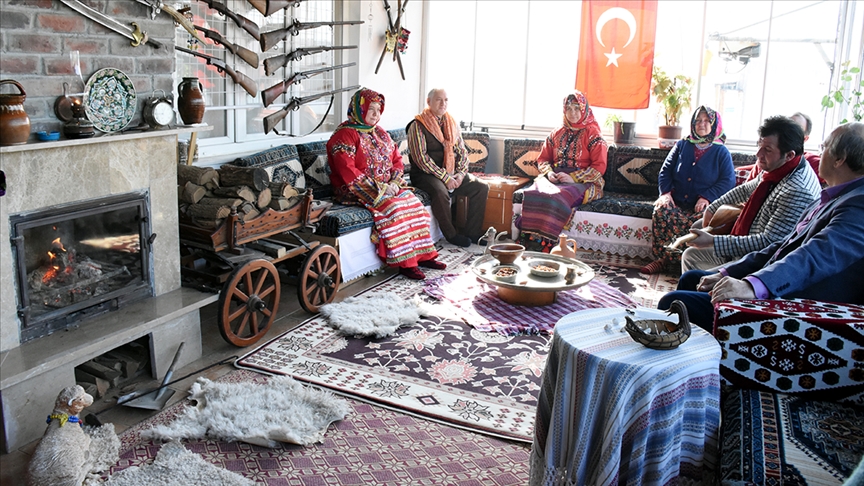 تركي يحول منزله لمتحف لثقافة “اليوروك” التركمانية