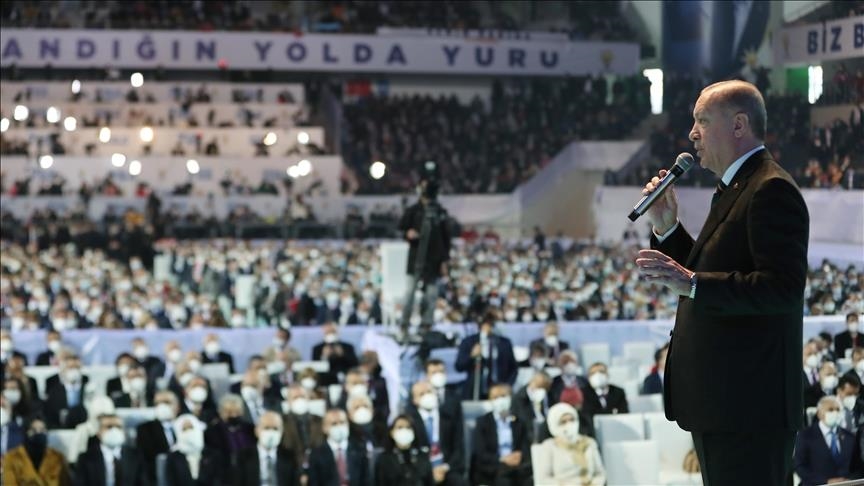 “العدالة والتنمية” يجدد الثقة بأردوغان رئيسا للحزب