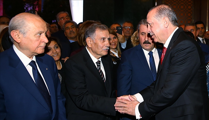 أردوغان يعزّي في وفاة رئيس الوزراء الأسبق “أق بولوت”