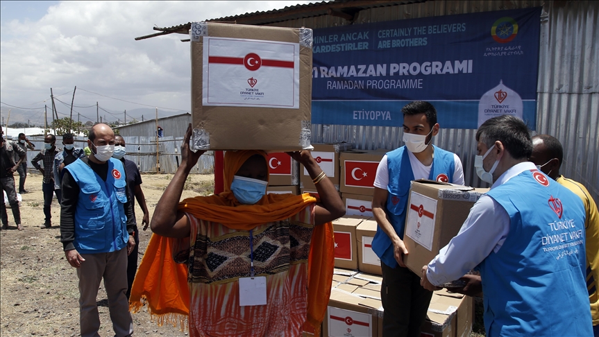 وقف الديانة التركي يقدّم مساعدات لأسر محتاجة في إثيوبيا