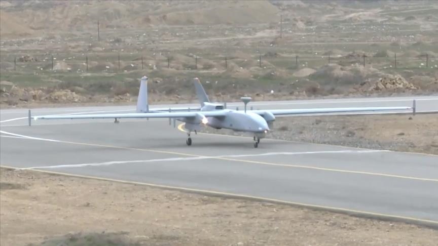 طائرات “بيرقدار” التركية حاضرة في مناورات عسكرية أذربيجانية