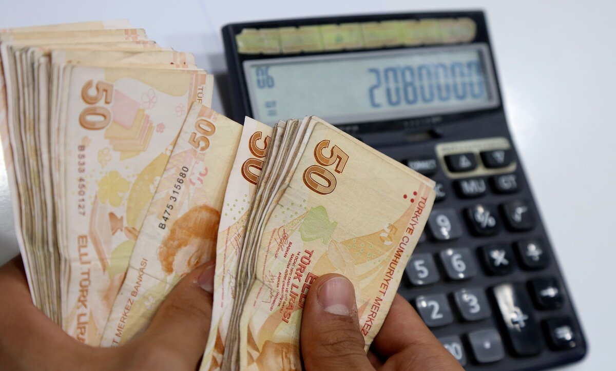 سعر صرف الليرة التركية مقابل الدولار واليورو في تعاملات الثلاثاء