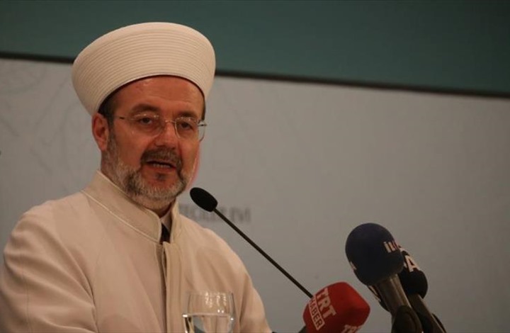 رئيس الديانة التركي السابق مخاطباً مفتي مصر: لا تشرّع الدم والنار
