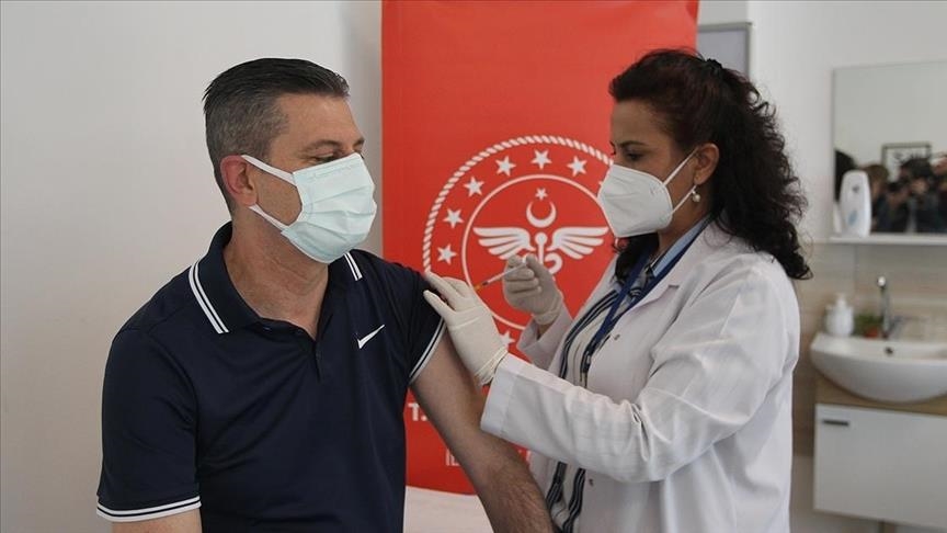 تركيا تبدأ الجمعة بتطعيم فئات مهنية جديدة بلقاح كورونا