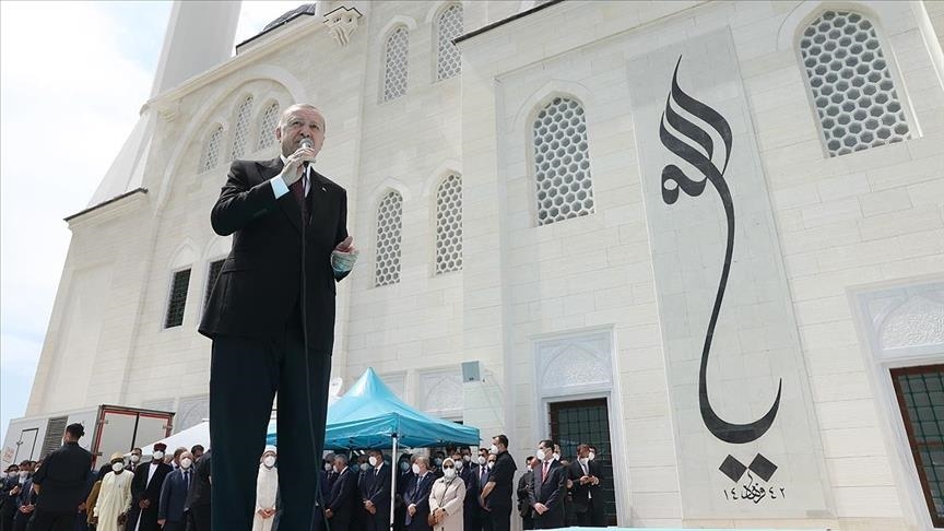 أردوغان يفتتح مسجد “أوزون محمد” بولاية زونغولداق