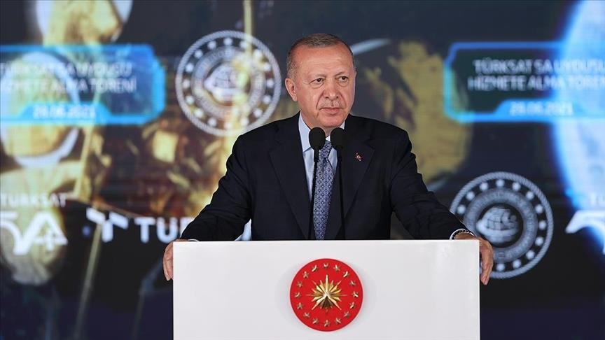 أردوغان يعلن إطلاق القمر الصناعي “توركسات 5 بي” خلال 2021