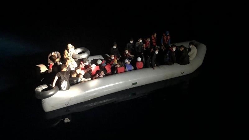 تركيا.. إنقاذ 31 طالب لجوء قبالة سواحل إزمير