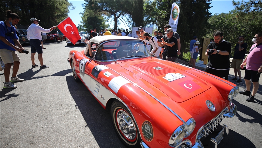 انطلاق بطولة سباق السيارات الكلاسيكية في موغلا التركية