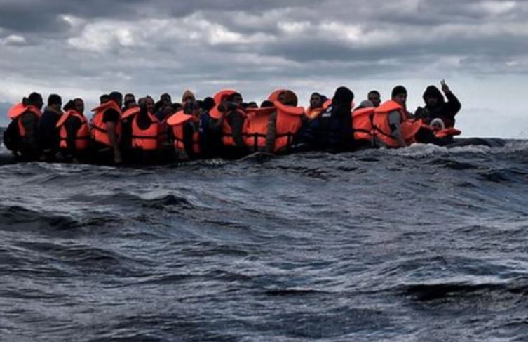نيويورك تايمز: السلطات التركية أرتنا لاجئين رمت بهم اليونان في أوضاع مزرية بعرض البحر