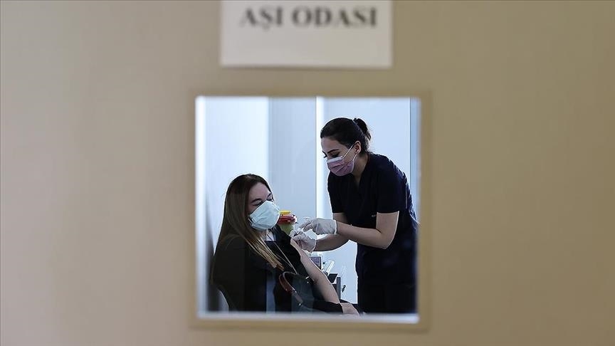 عمليات تطعيم كورونا في تركيا تتجاوز 5.1 ملايين في أسبوع