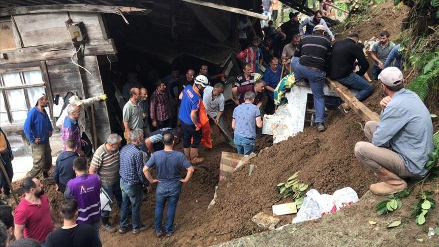 6 ضحايا.. أردوغان يستطلع أوضاع ولاية “ريزة” بعد تعرضها لانهيارات أرضية
