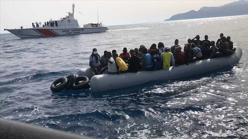 تركيا تنقذ 39 طالب لجوء أعادتهم اليونان في أيدن