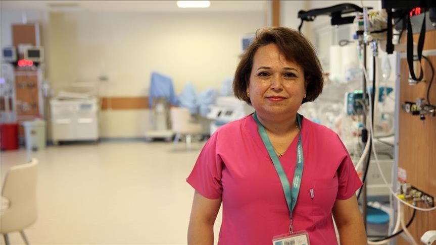 أكثر من 222 يوماً.. ممرضة تعود إلى عملها بعد صراع طويل مع كورونا