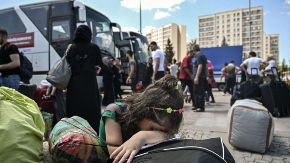 بسبب اللاجئين السوريين.. نجل أردوغان يفتح النار على المعارضة ويحذرها من استخدامهم كورقة سياسية