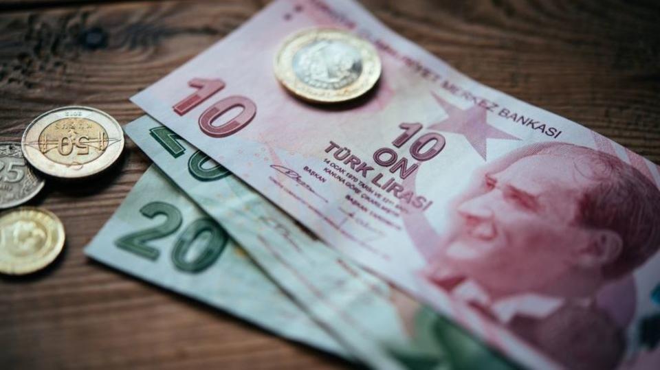 سعر صرف الليرة التركية مقابل الدولار واليورو في تعاملات اليوم الثلاثاء 10 / 8 / 2021