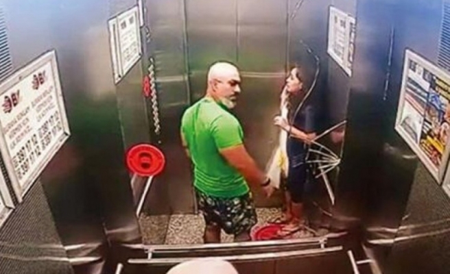 تركيا.. توقيف سوري صفع طفلته داخل مصعد في إسطنبول