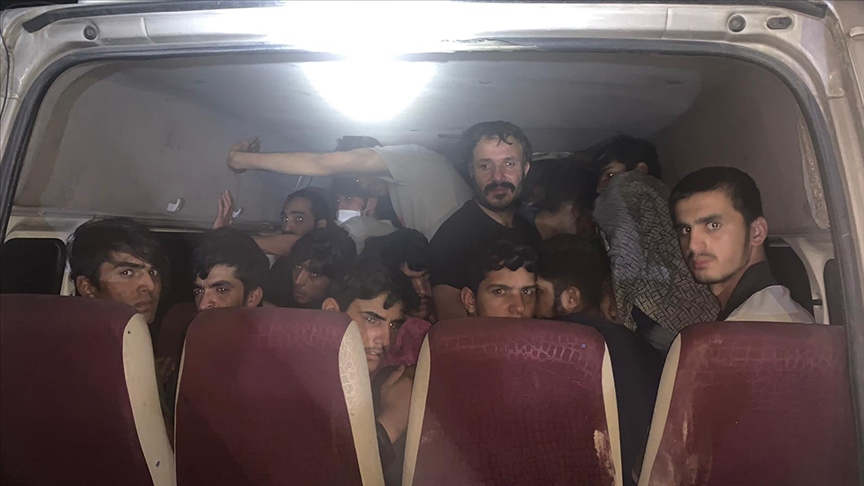 ليسوا سوريين.. السلطات تضبط 42 مهاجراً غير نظامي شرقي تركيا