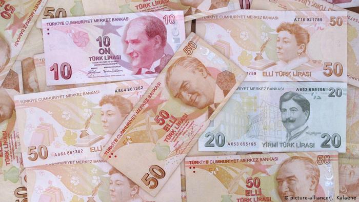 سعر صرف الليرة التركية مقابل الدولار واليورو في تعاملات اليوم السبت 4 / 9/ 2021
