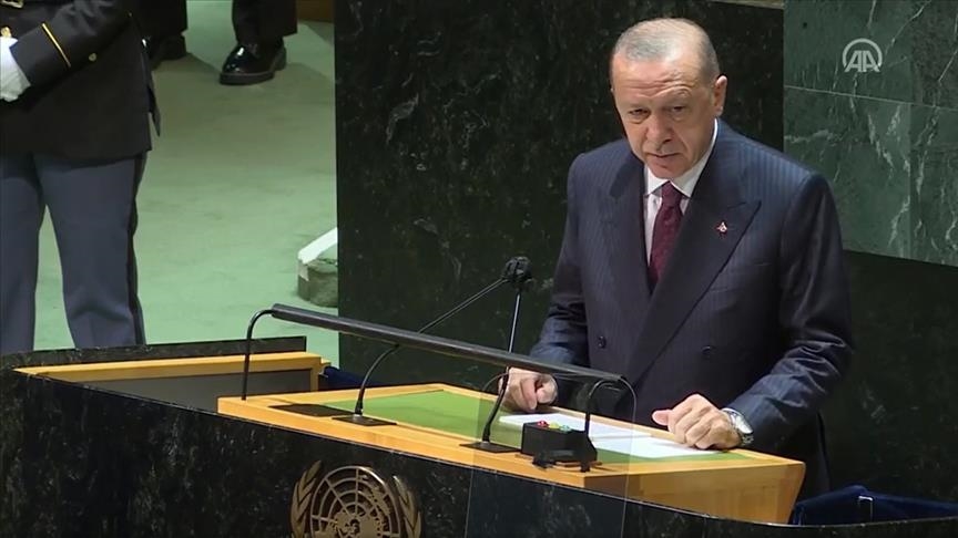 أردوغان: أنقذنا كرامة الإنسانية بسوريا ولن نتحمل موجات هجرة جديدة