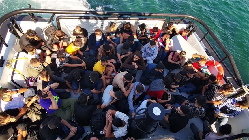 إنقاذ 59 مهاجراً قبالة السواحل الغربية لتركيا
