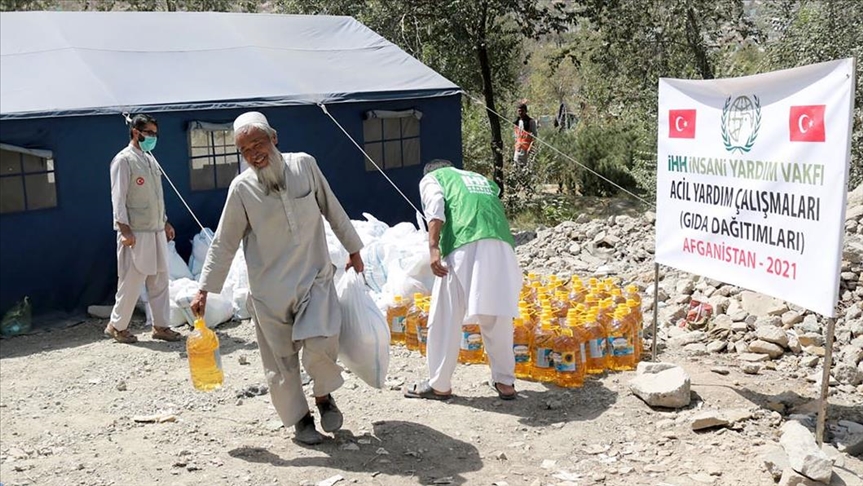 “الإغاثة التركية” توزّع مساعدات على آلاف الأفغان