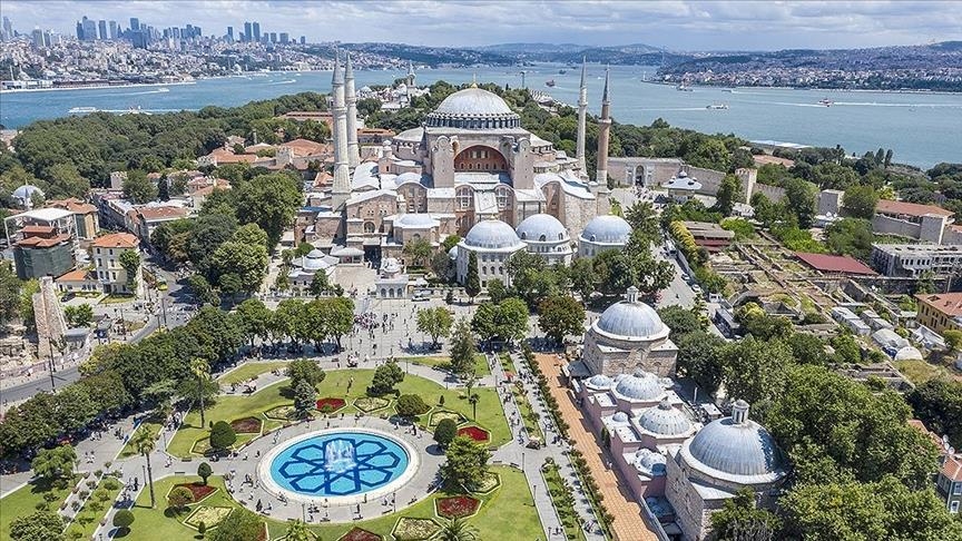 إسطنبول تستقبل قرابة 5 ملايين سائح أجنبي في 8 أشهر