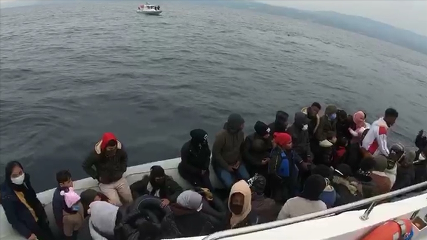 خفر السواحل التركي ينقذ 40 مهاجرا أعادتهم اليونان