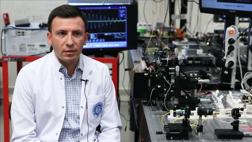 أكاديمي تركي يحصل على براءة اختراع عن جهاز لتشخيص أمراض العين