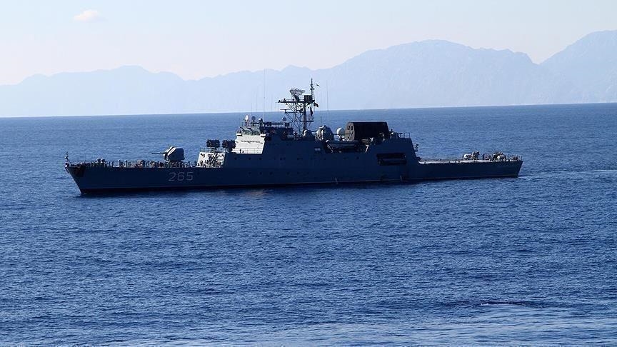 سفينة بحرية أمريكية تصل إحدى الجزر اليونانية